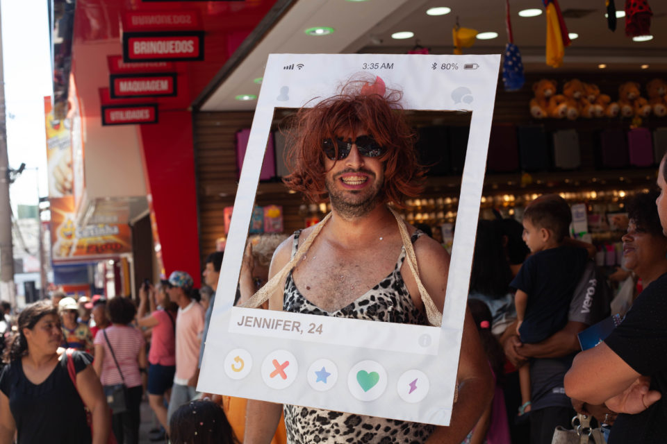 Bagunça do Circo leva alegria ao centro na abertura do Carnaval