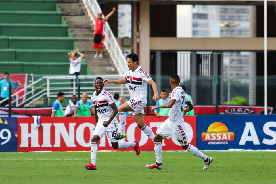 Cheio de reservas, São Paulo vence São Bento com gol de Hernanes