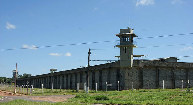 Mulher é presa durante visita na Penitenciária de Marília