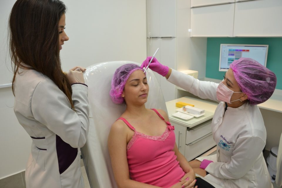 SOS Botox traz técnicas de harmonização facial para Marília