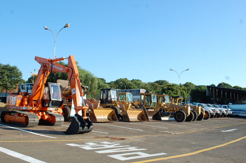 Prefeitura abre licitação de R$ 11 milhões para aluguel de máquinas