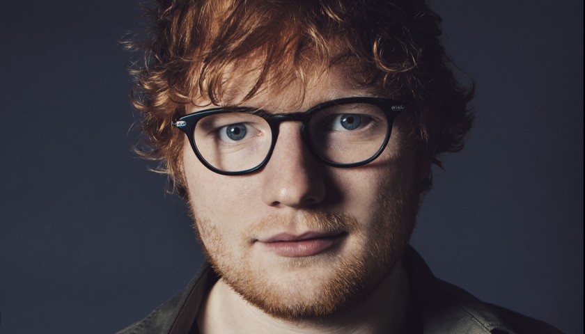 Ed Sheeran comemora aniversário em pizzaria de Porto Alegre