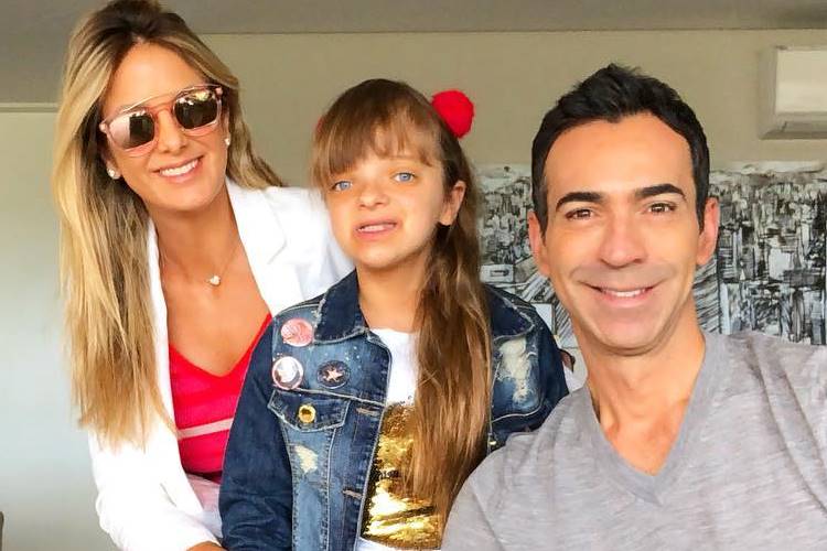 Ticiane Pinheiro revela nome de filha que terá com César Tralli