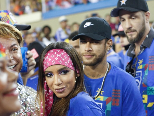 ‘Sou muito desapegada’, diz Anitta sobre beijo em Neymar