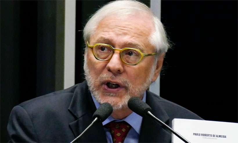 ‘Fui exonerado do cargo por criticar Olavo de Carvalho’, afirma diplomata