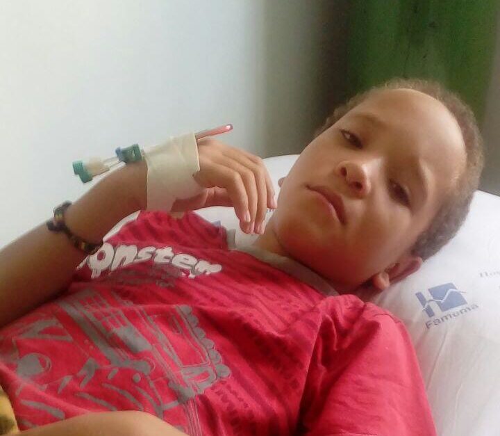 Garoto com epilepsia precisa de cirurgia urgente, diz família