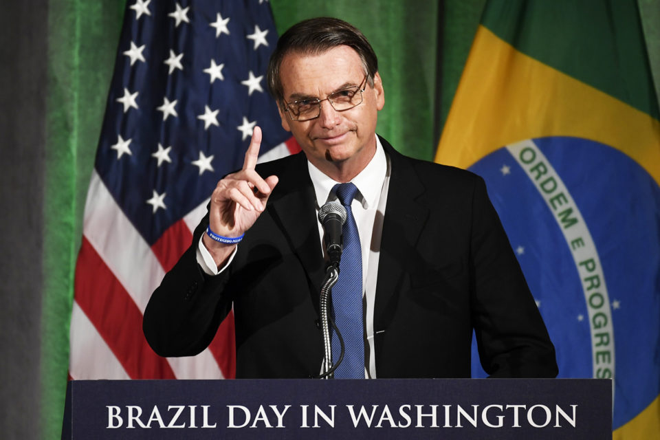 Há muita fake news no Brasil, diz Bolsonaro a emissora americana