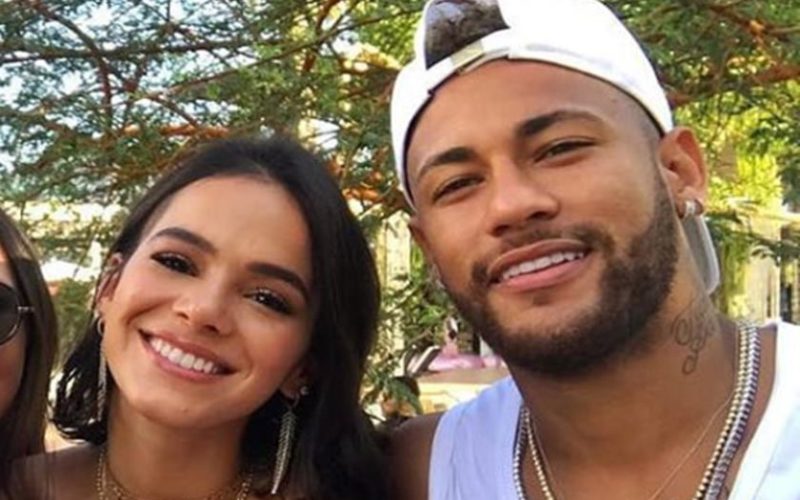 No Instagram, Neymar defende Bruna Marquezine