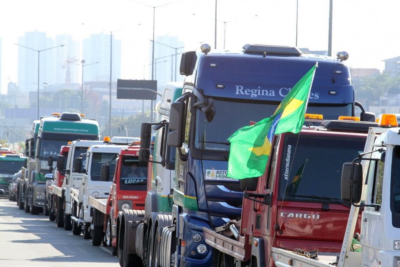 Caminhoneiros estão divididos sobre greve