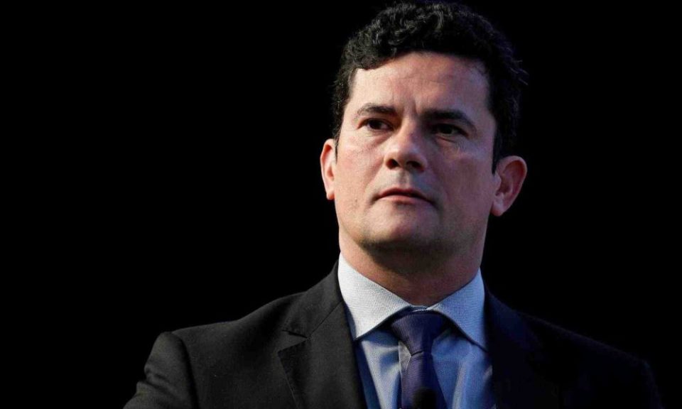 Em artigo, Moro nega ‘licença para matar’ nos projetos anticrime