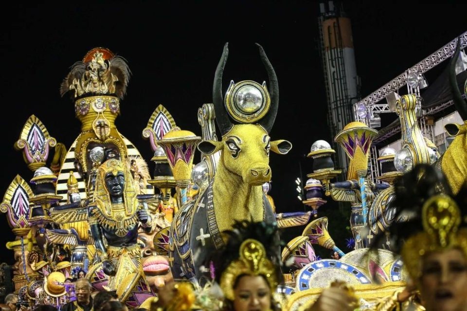 Com 90 anos e maior campeã do carnaval, Vai-Vai é rebaixada