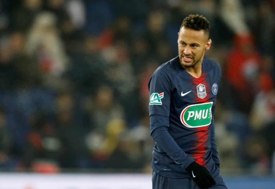 Neymar é suspenso por 3 partidas da Liga dos Campeões