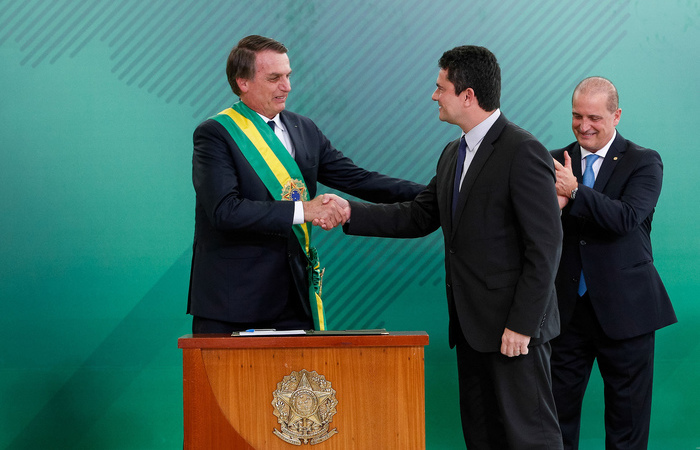 Bolsonaro indica que Coaf fica com Moro