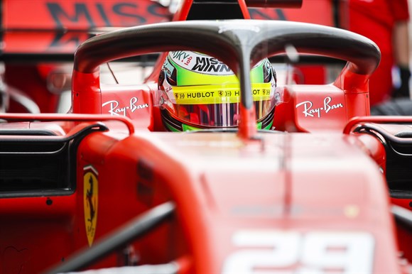 Mick Schumacher ‘estreia’ na F-1 e fica em 2º em testes no Bahrein