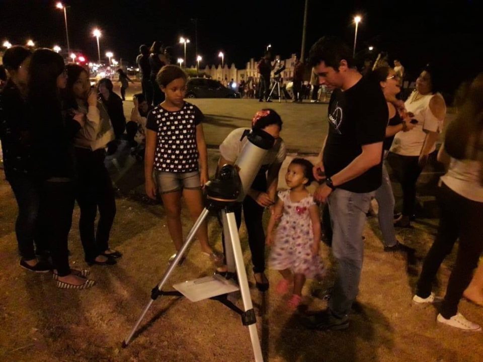 Grupo realiza  noite de observação com telescópios