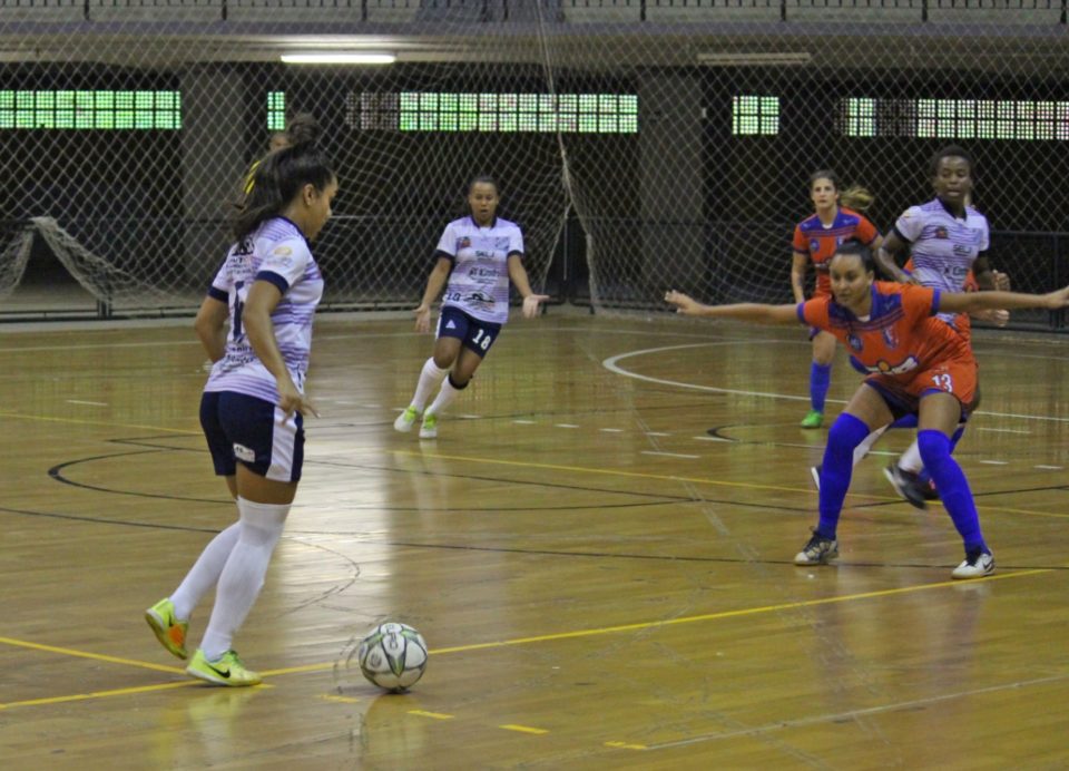 Liga de Futsal: Marília vence no feminino e perde no masculino