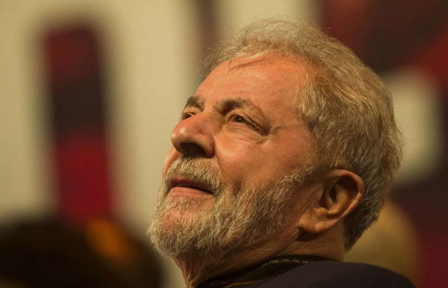 Grupo de juristas afirma que Lula já tem direito ao semiaberto