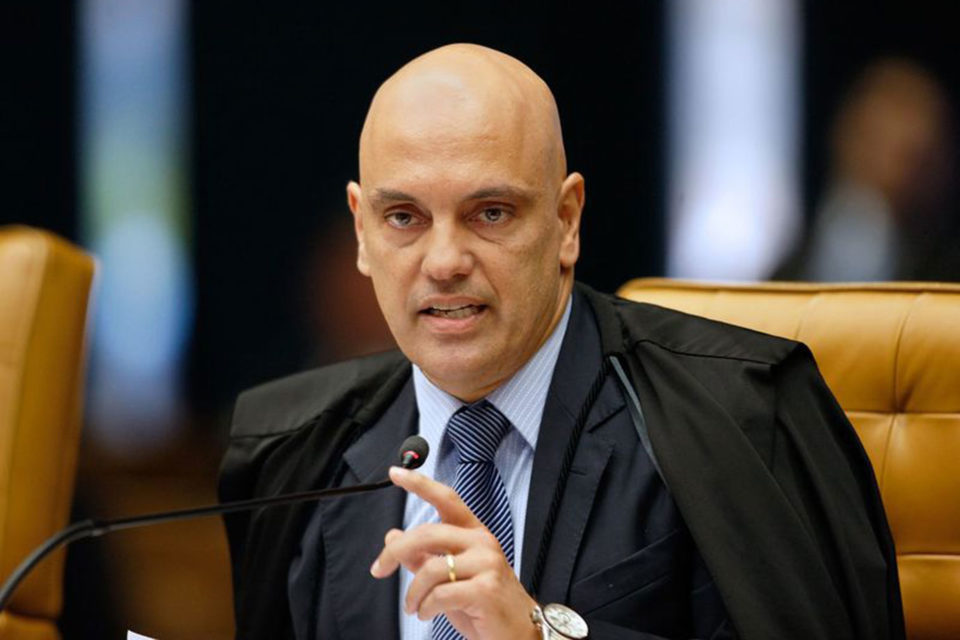 Alexandre de Moraes suspende lei que proibia fogos de artifício em SP