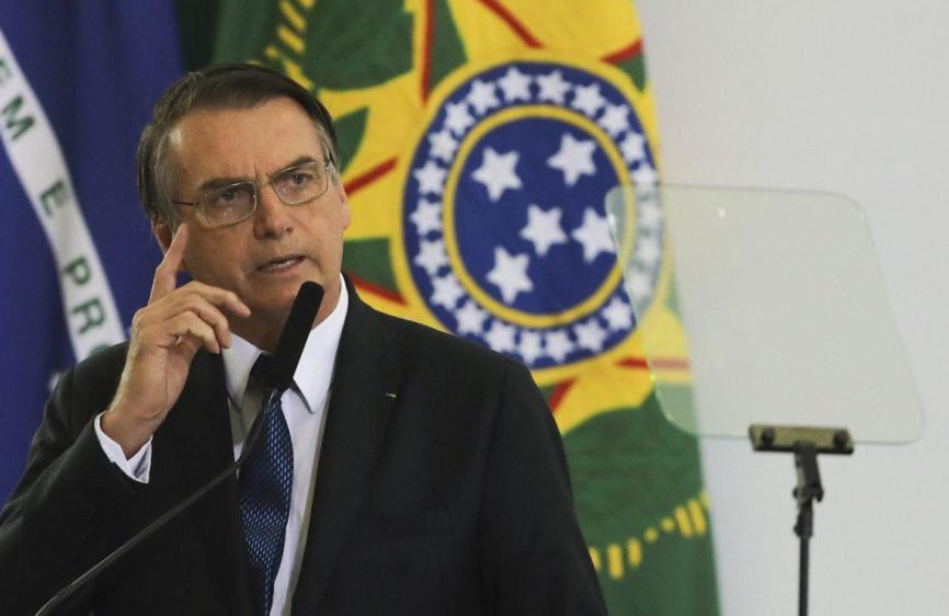 Bolsonaro garante recurso para pagar 13º do Bolsa Família