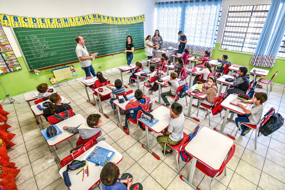 Ensino híbrido ganha espaço na educação básica