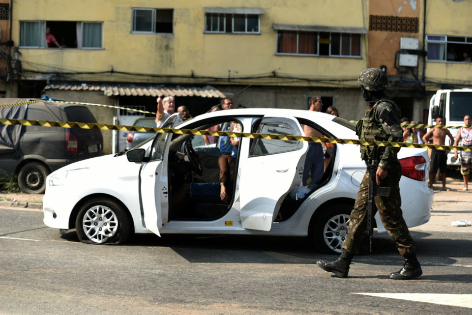 Morre a segunda vítima dos 80 tiros de ação do Exército no Rio