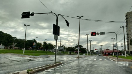 Marília começa semana com alerta para chuvas intensas
