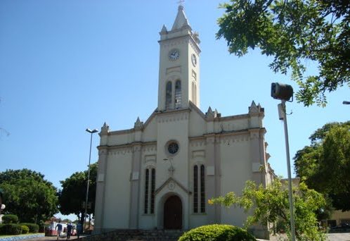 Padre renuncia ao cargo após polêmica nas redes sociais