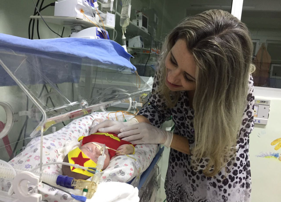 Hospital dos EUA adota técnica usada pelo HBU em bebês