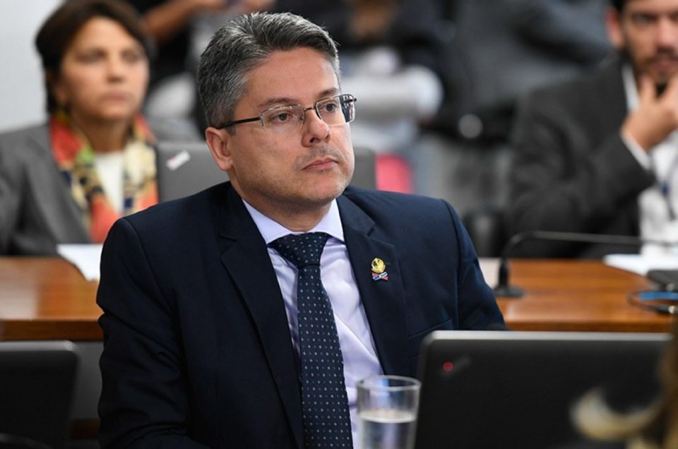 Senadores avaliam fazer 3º pedido de CPI da Lava Toga