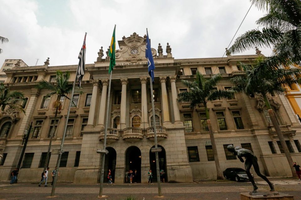 Capes corta bolsas “ociosas” de USP, Unesp e Unicamp