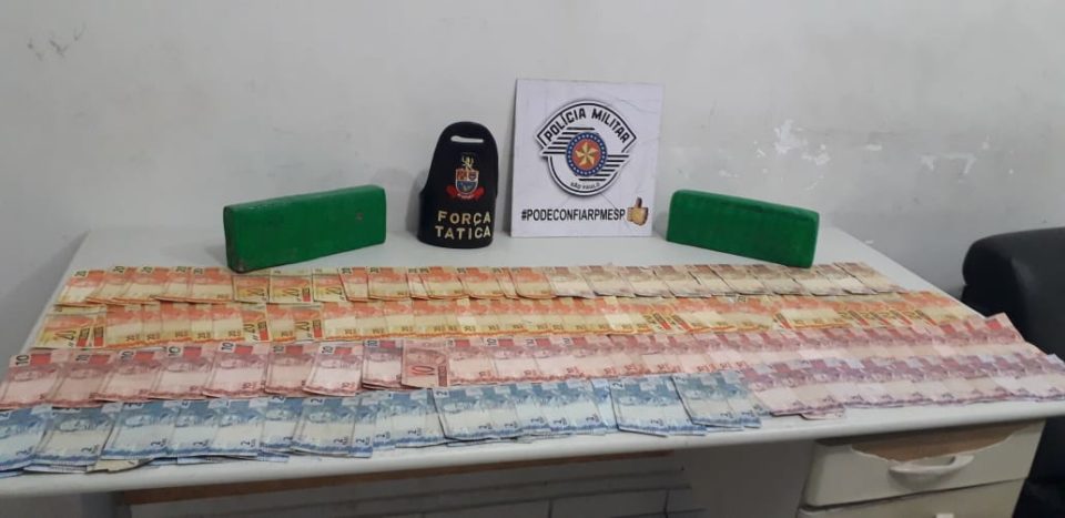 Homem é preso com tijolos de maconha na zona Oeste