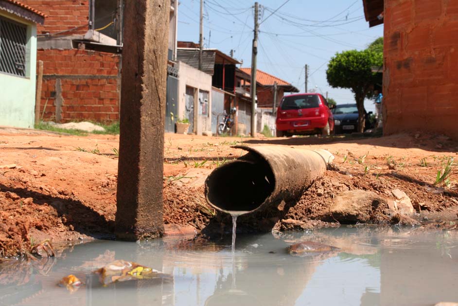 Acesso à rede de esgoto no Brasil não cresce desde 2016