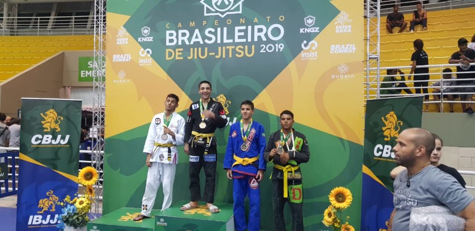 Maricaense é campeão mundial juvenil de Jiu Jitsu