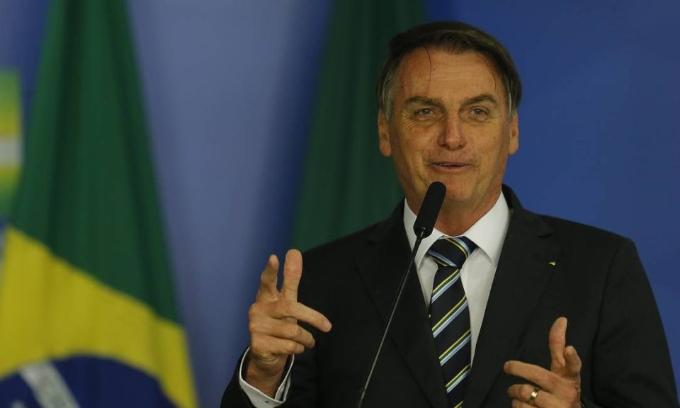 Decreto de Bolsonaro permitirá que 255 mil possam andar armados