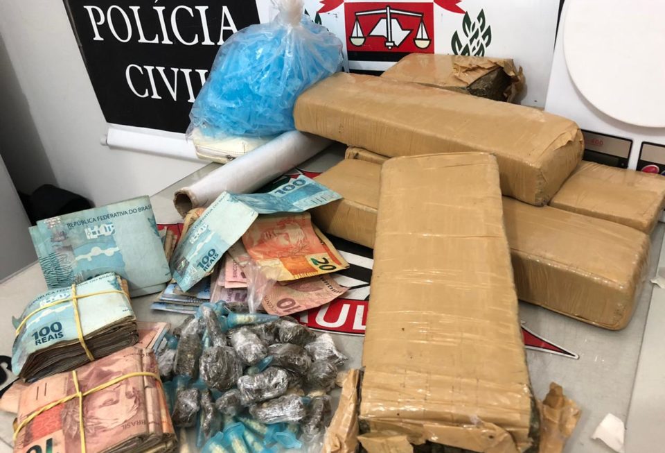 Polícia desmantela forte esquema de tráfico de drogas e prende dois