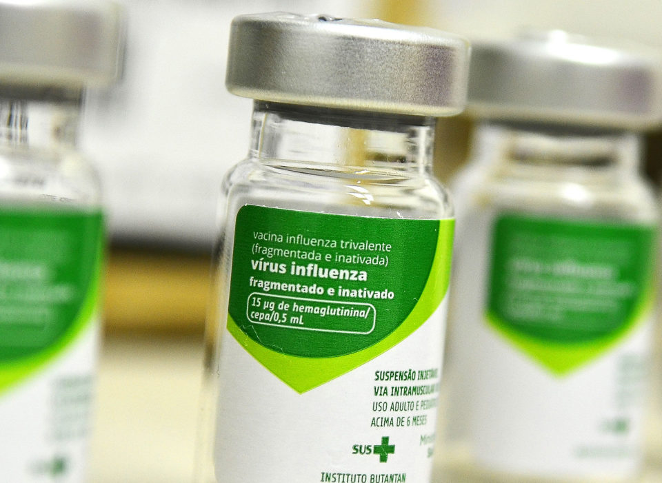Marília recebe doses da vacina contra gripe e abre nova etapa