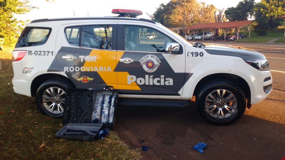 Paraguaio é preso com haxixe escondido em fundo falso na mala