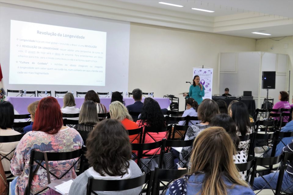 Prefeitura promove encontro sobre Violência contra o Idoso