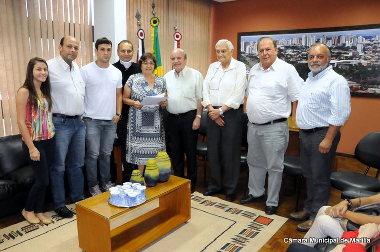 Corpo de Lucila Costa é velado no velório municipal de Marília