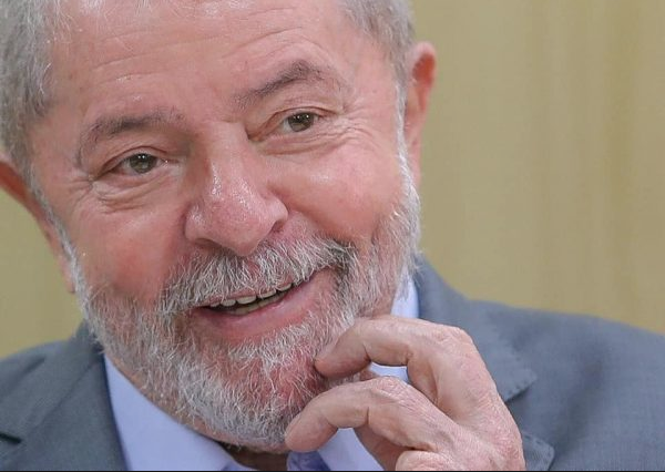 Procuradoria diz ao STJ que Lula já pode ir para semiaberto