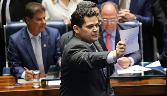 ‘Se for verdade, ultrapassou o limite ético’, diz Alcolumbre sobre Moro