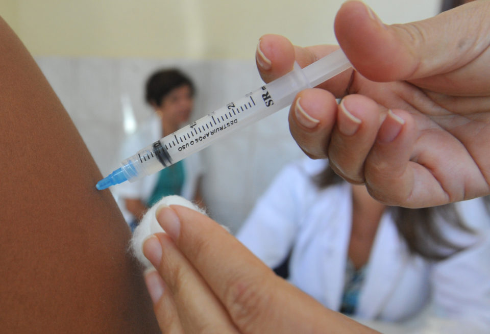 Saúde recebe último lote de vacina da gripe
