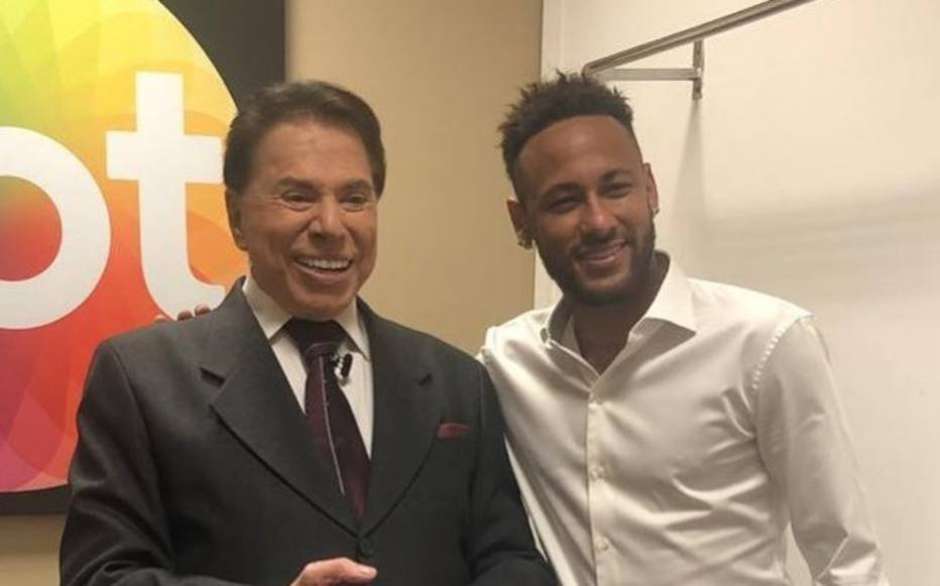 Silvio Santos recebe Neymar em gravação de seu programa no SBT