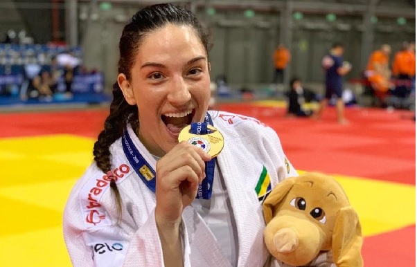 Mayra Aguiar brilha em Budapeste e fatura ouro e liderança no ranking
