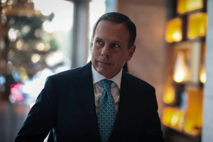 Doria veta projeto de deputado e negocia incluir PMs em fundo