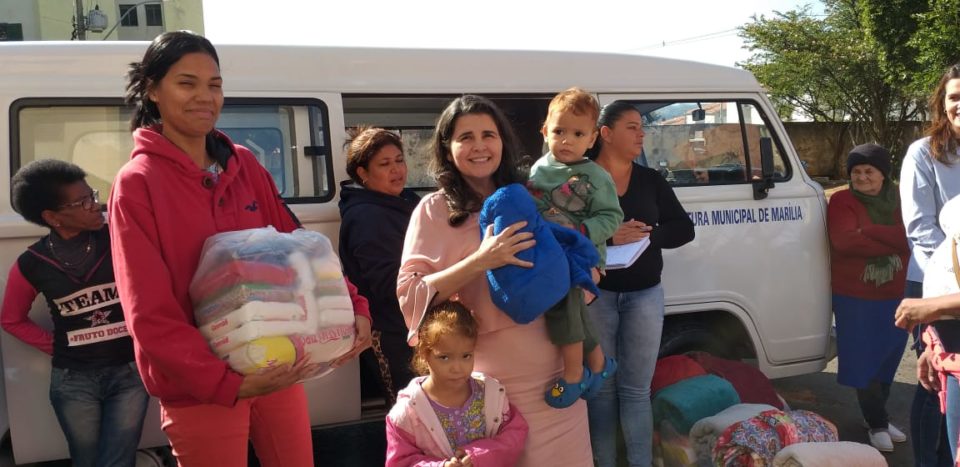 Fundo Social entrega cestas, cobertores e kits para crianças no CDHU