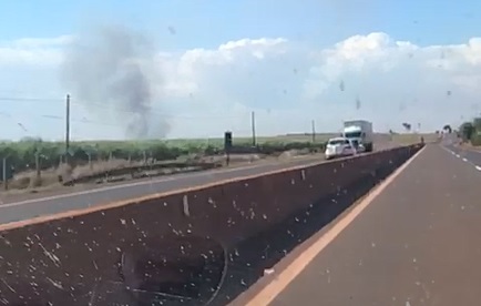 Vídeo mostra motorista na contramão em rodovia da região