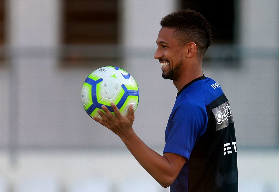 Biro Biro sofre parada cardíaca em treino do Botafogo