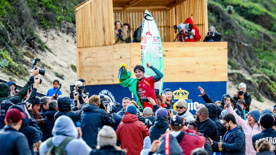 Gabriel Medina bate Ítalo Ferreira e vence em Jeffreys Bay