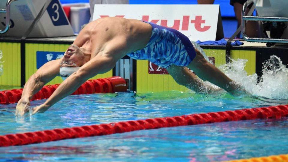 Guido vai mal e é o 7º na final dos 100m costas na Coreia do Sul